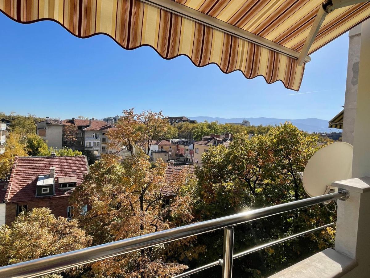City Garden Apartment Plovdiv Bagian luar foto