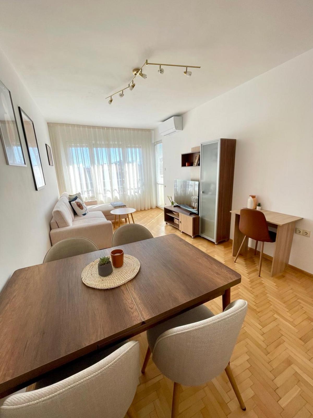 City Garden Apartment Plovdiv Bagian luar foto