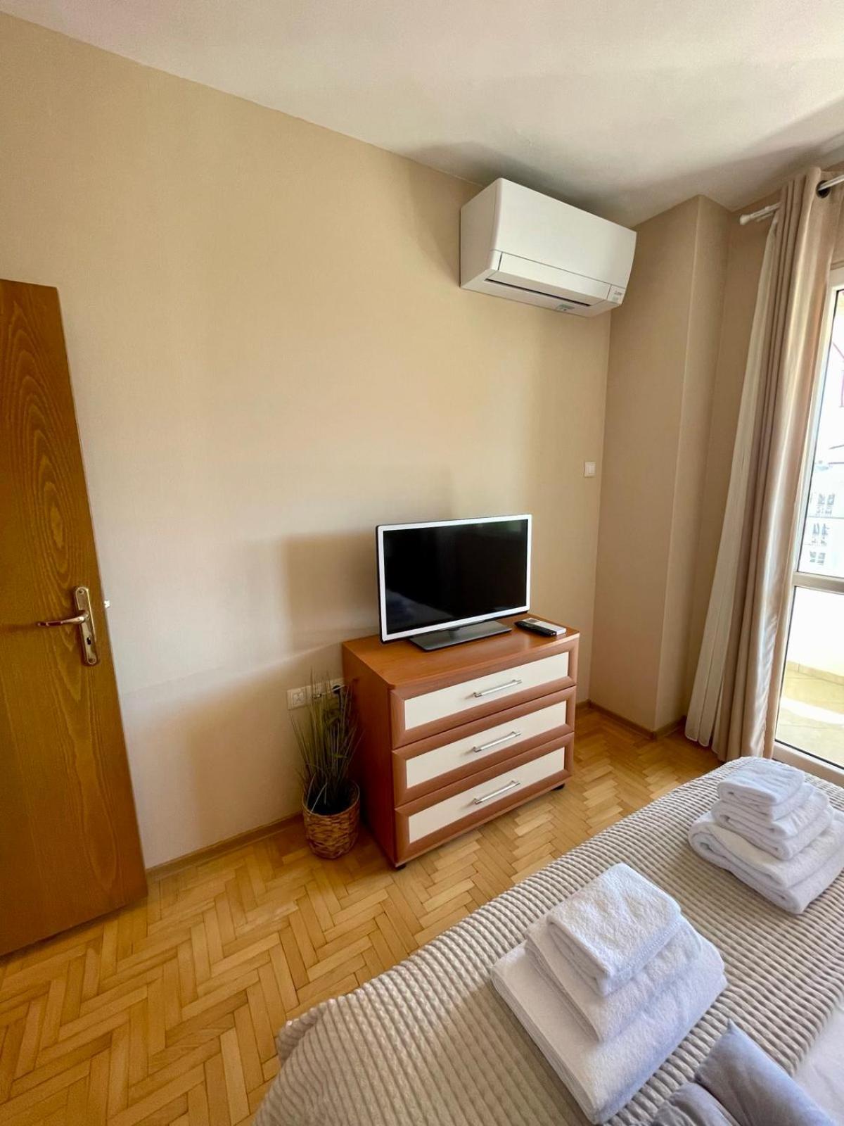 City Garden Apartment Plovdiv Bagian luar foto
