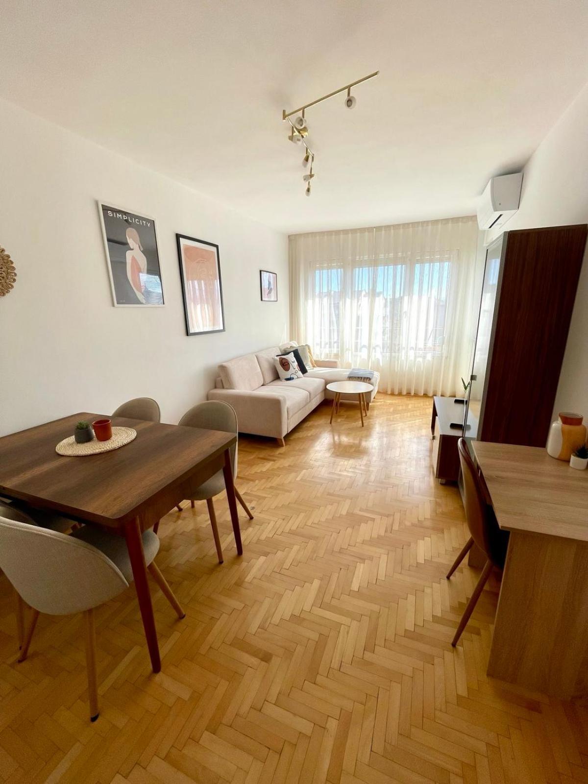 City Garden Apartment Plovdiv Bagian luar foto